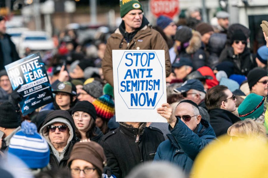 NEW+YORK%2C+NY+-+JANUARY+05%3A+People+participate+in+a+Jewish+solidarity+march+on+January+5%2C+2020+in+New+York+City.+The+march+was+held+in+response+to+a+recent+rise+in+anti-Semitic+crimes+in+the+greater+New+York+metropolitan+area.+%28Photo+by+Jeenah+Moon%2FGetty+Images%29